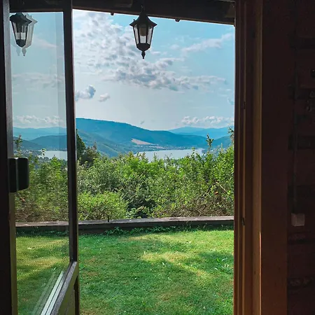 Villa Lesna *